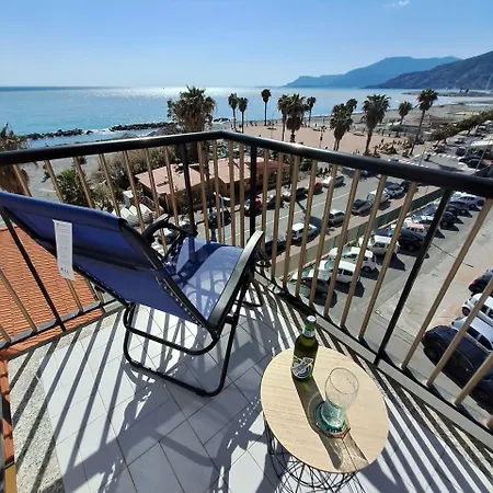 La Finestra Sul Mare Apartment *