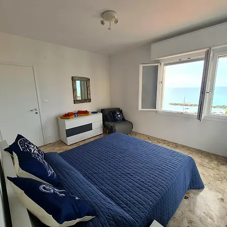 La Finestra Sul Mare * ונטימיגליה